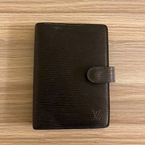 Louis Vuitton: Authentic PM Agenda
